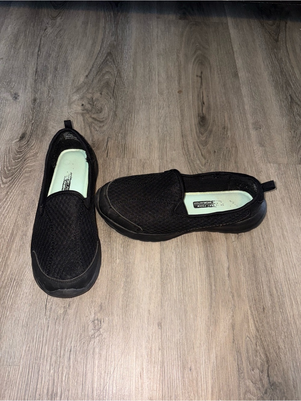 Skechers | Black Shoes